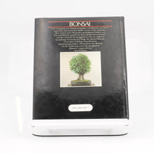 Lade das Bild in den Galerie-Viewer, Buch:  Bonsai - Japanische Miniaturbäume und Miniaturlandschaften
